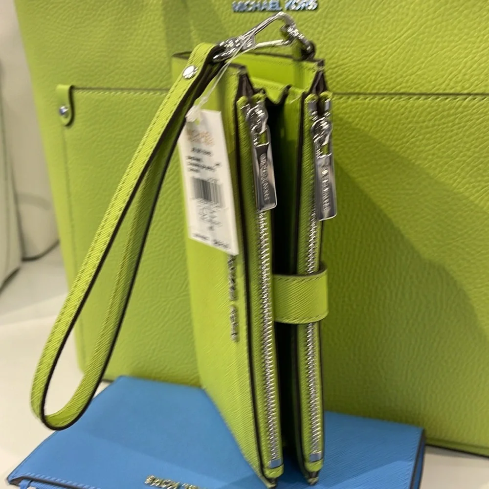MICHAEL KORS LG DOUBLE ZIP WRISTLET Wallet Phone Case Holder Lime NWT